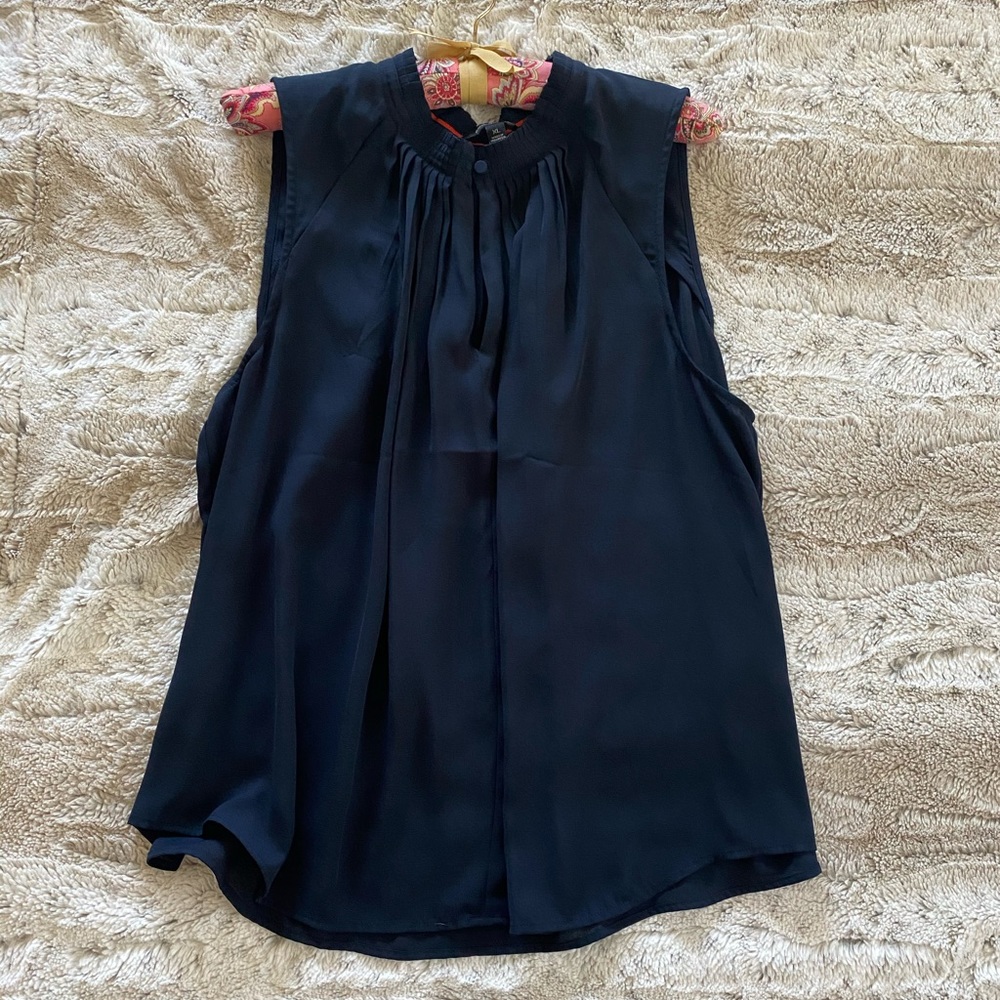 NWOT BANANA REPUBLIC navy blue XL blouse no sleeve